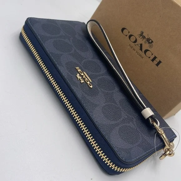 Coach Long Zip Around Wallet Wristlet In Signature Canvas Gold/DENIM MULTI
NWT - Picture 11 of 16